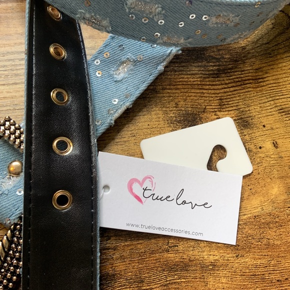 NWT DENIM ‘TRUE LOVE’ BELT!! - Picture 7 of 7